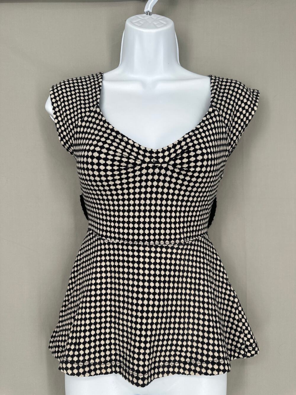 Deletta Anthropologie Top Womens XS Black Dot White Peplum Open Back Stretch